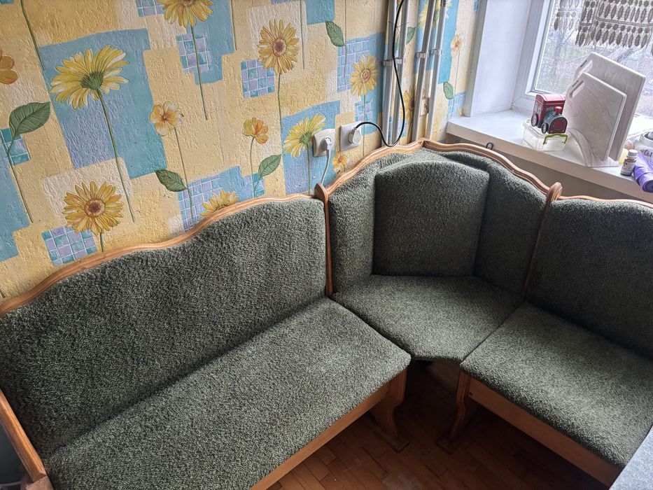 Куток кухонний, стіл кухонний, мʼякі меблі на кухню