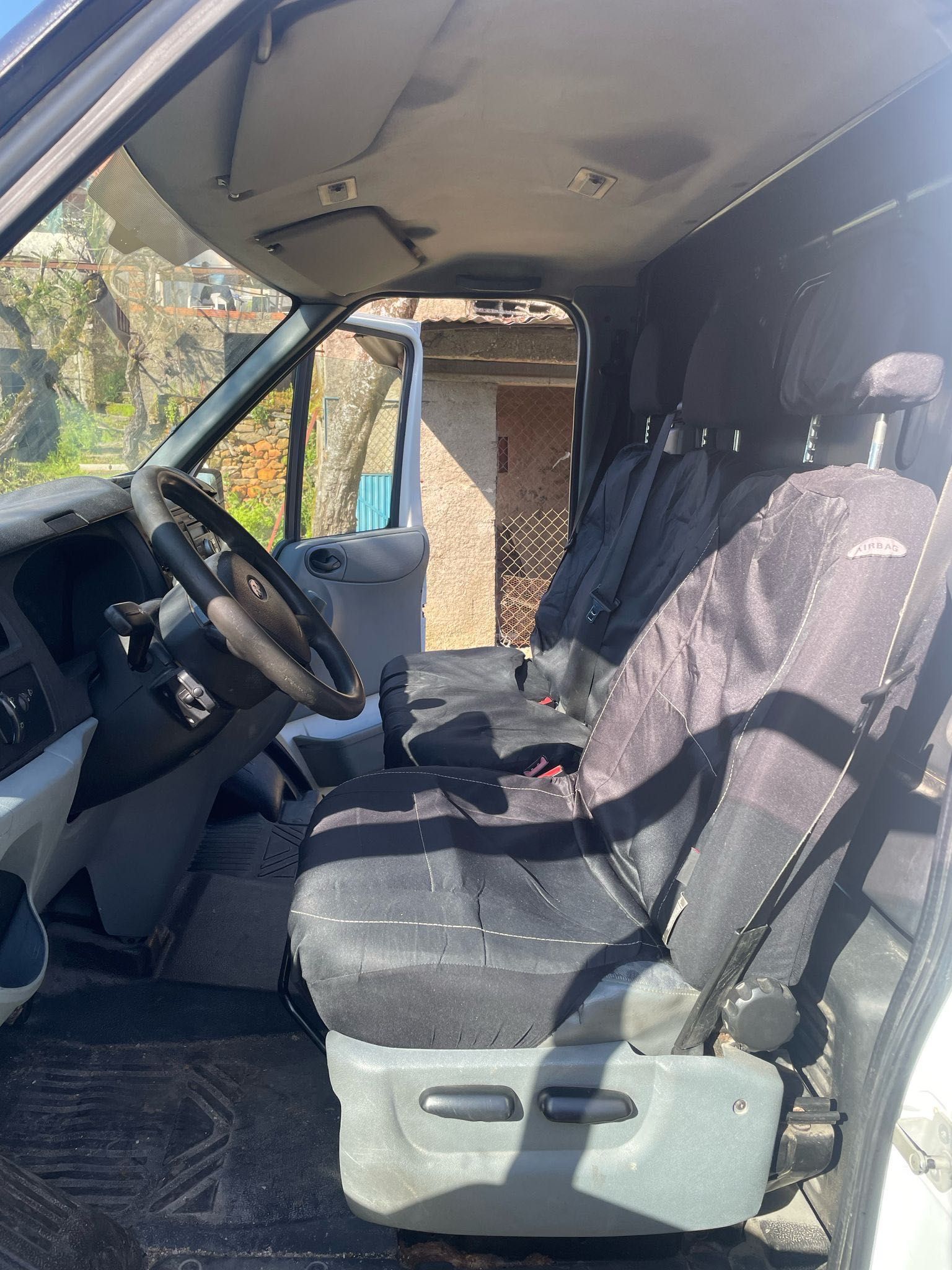 Ford Transit 2.2 à venda – carrinha de trabalho