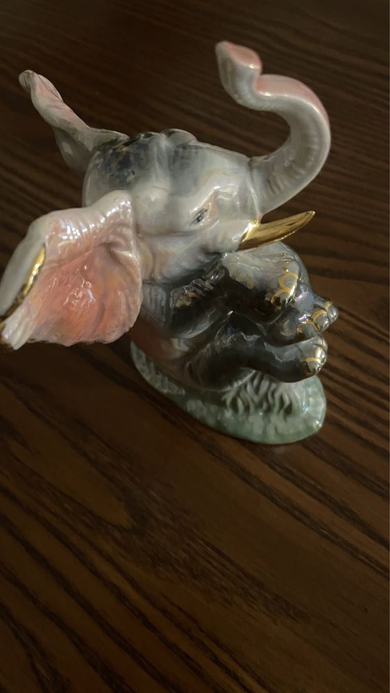 Słoń z porcelany na szczęście