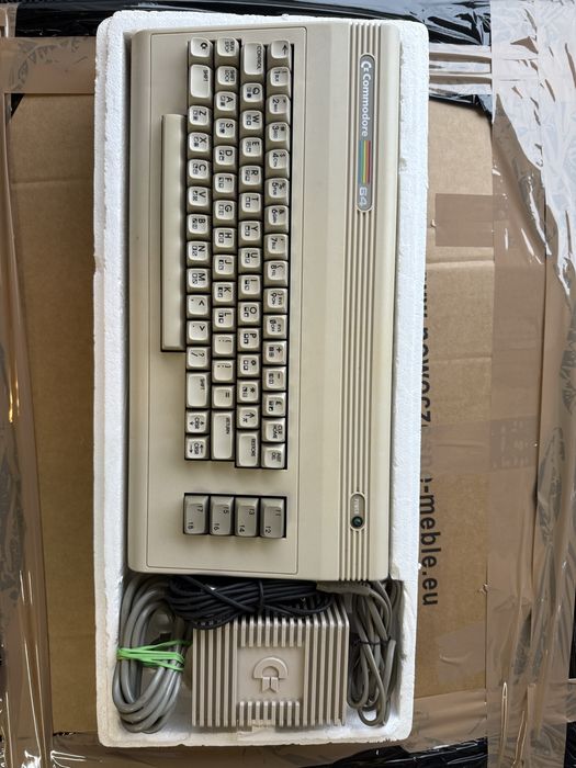 Commodore 64 w pudełku