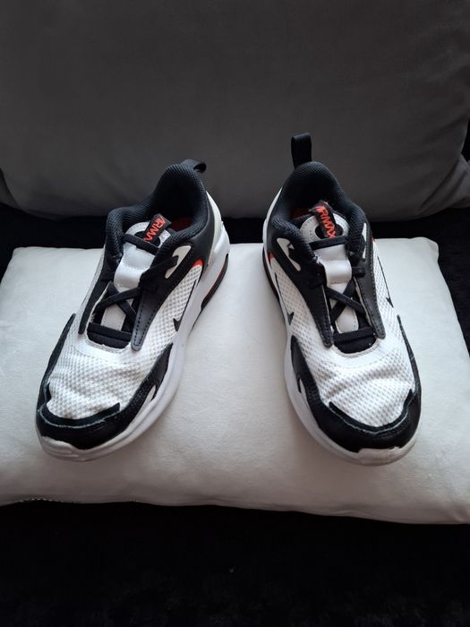 Buty Sneakersy NIKE Air Max BOLT rozm. 35
NIKE AIR MAX BOLT (