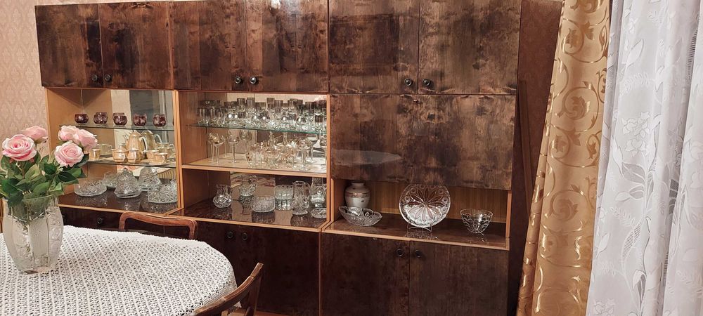 Niższa cena. Sprzedam meble pokojowe typu swarzędzkie z PRL,lata 70-te