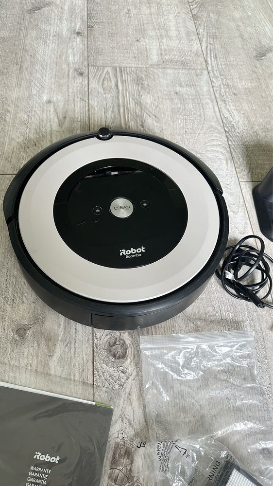 iRobot Roomba model e5.