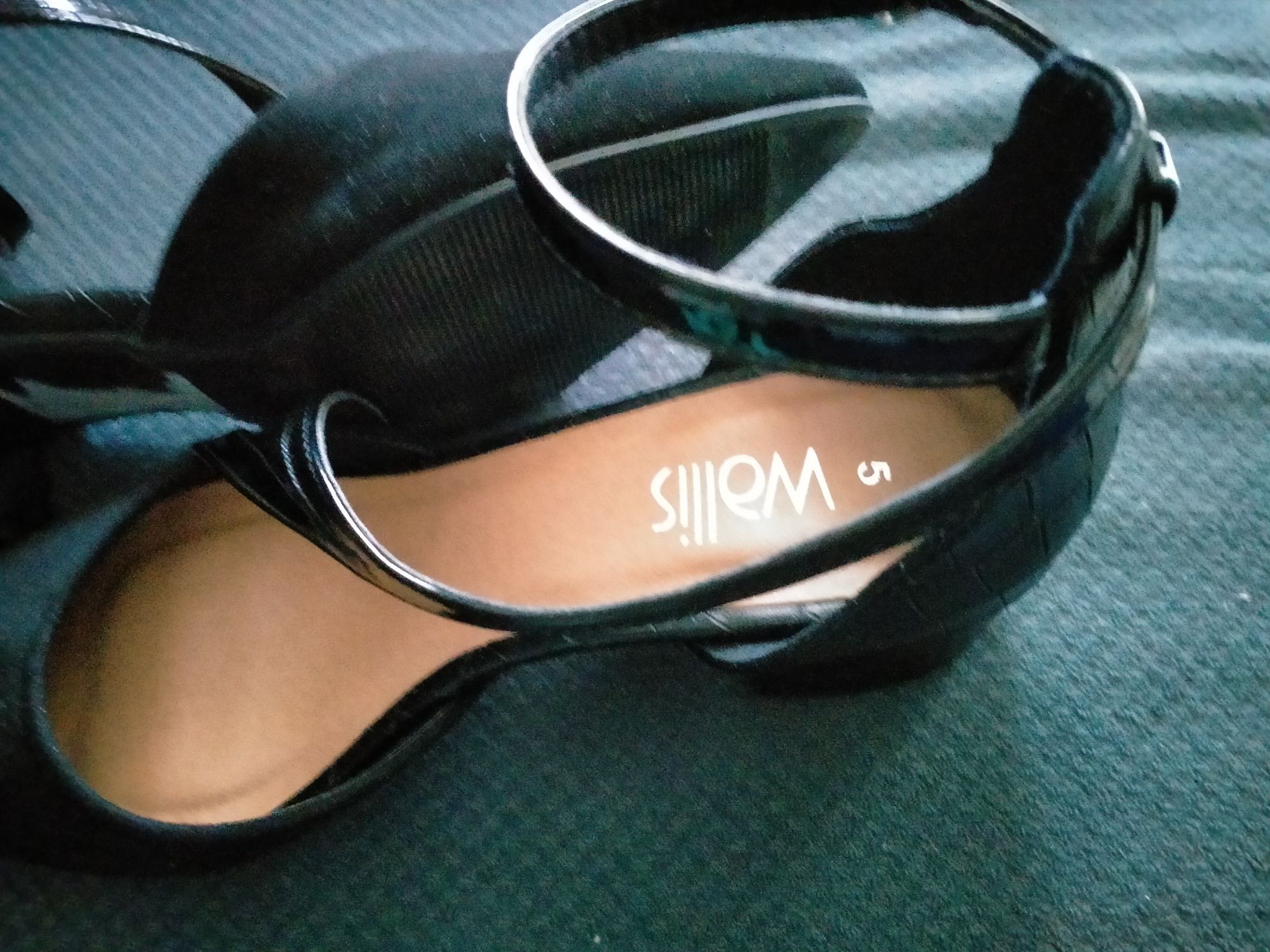 Buty wizytowe damskie Wallis
