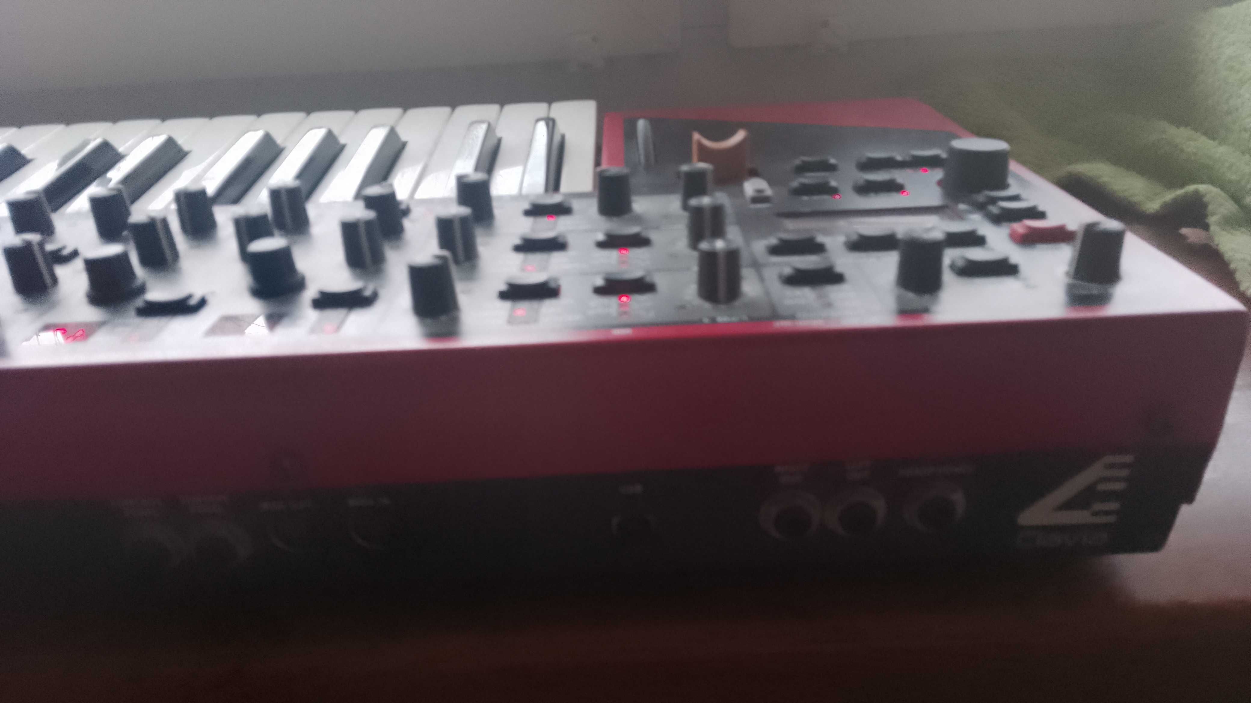 Clavia Nord Wave syntezator sampler z domowego studia