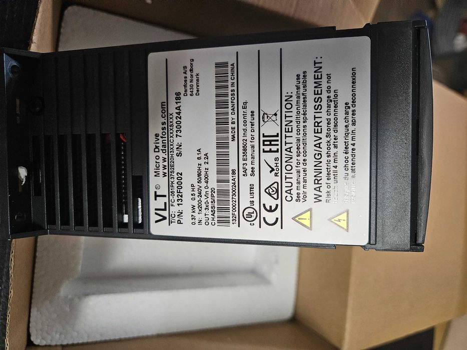 Falownik danfos z panelem  2szt nowe