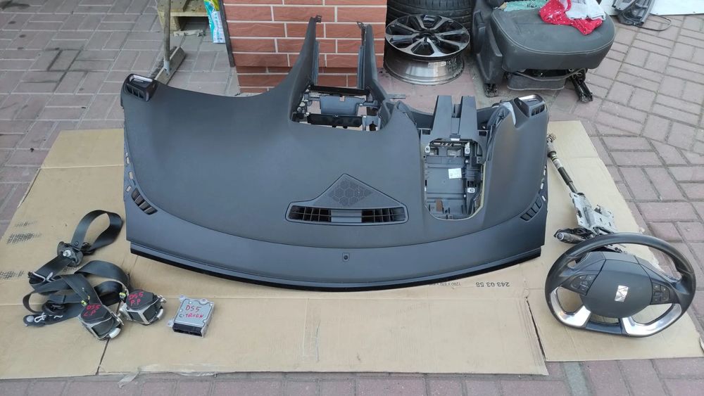 Deska rozdzielcza kokpit Citroen DS5 komplet