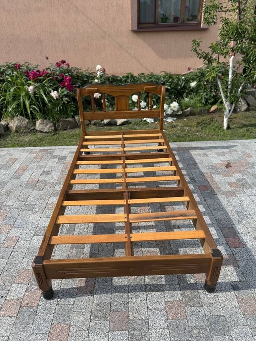 Ліжко  дерев'яне