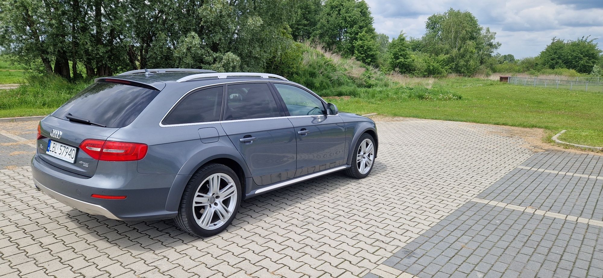 Audi a4 allroad 2,0 TDI Quattro 177km