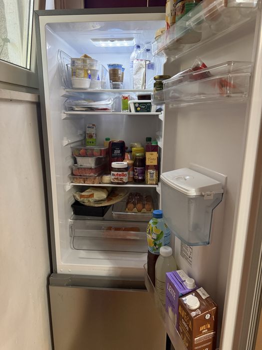 Frigorifico como novo com pequeno dano