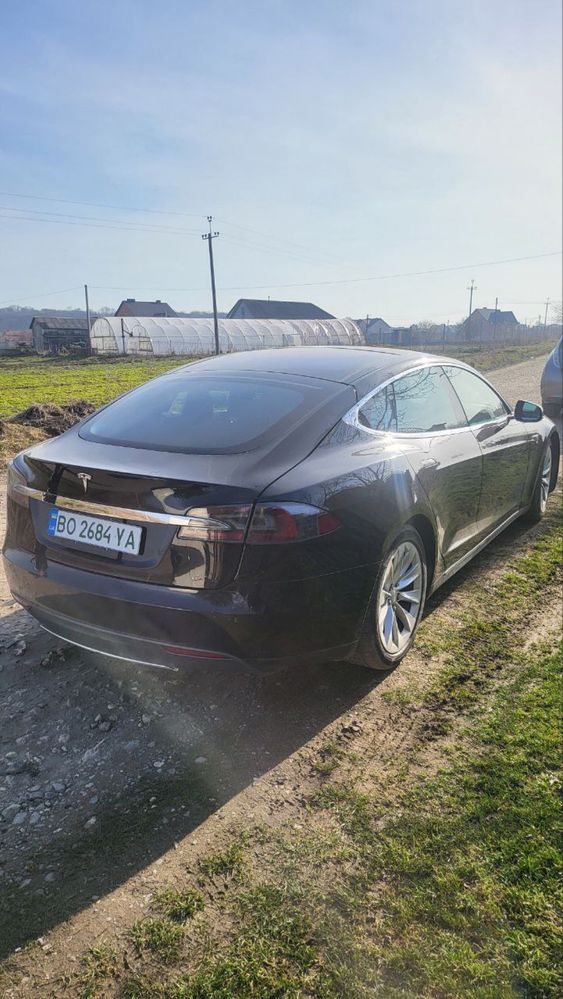 Tesla Model S 85 Dual motor