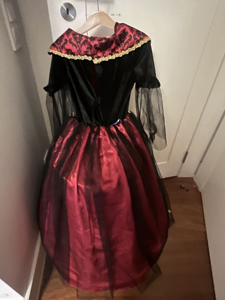 Vestido vampira / rainha 6 anos Halloween / Carnaval