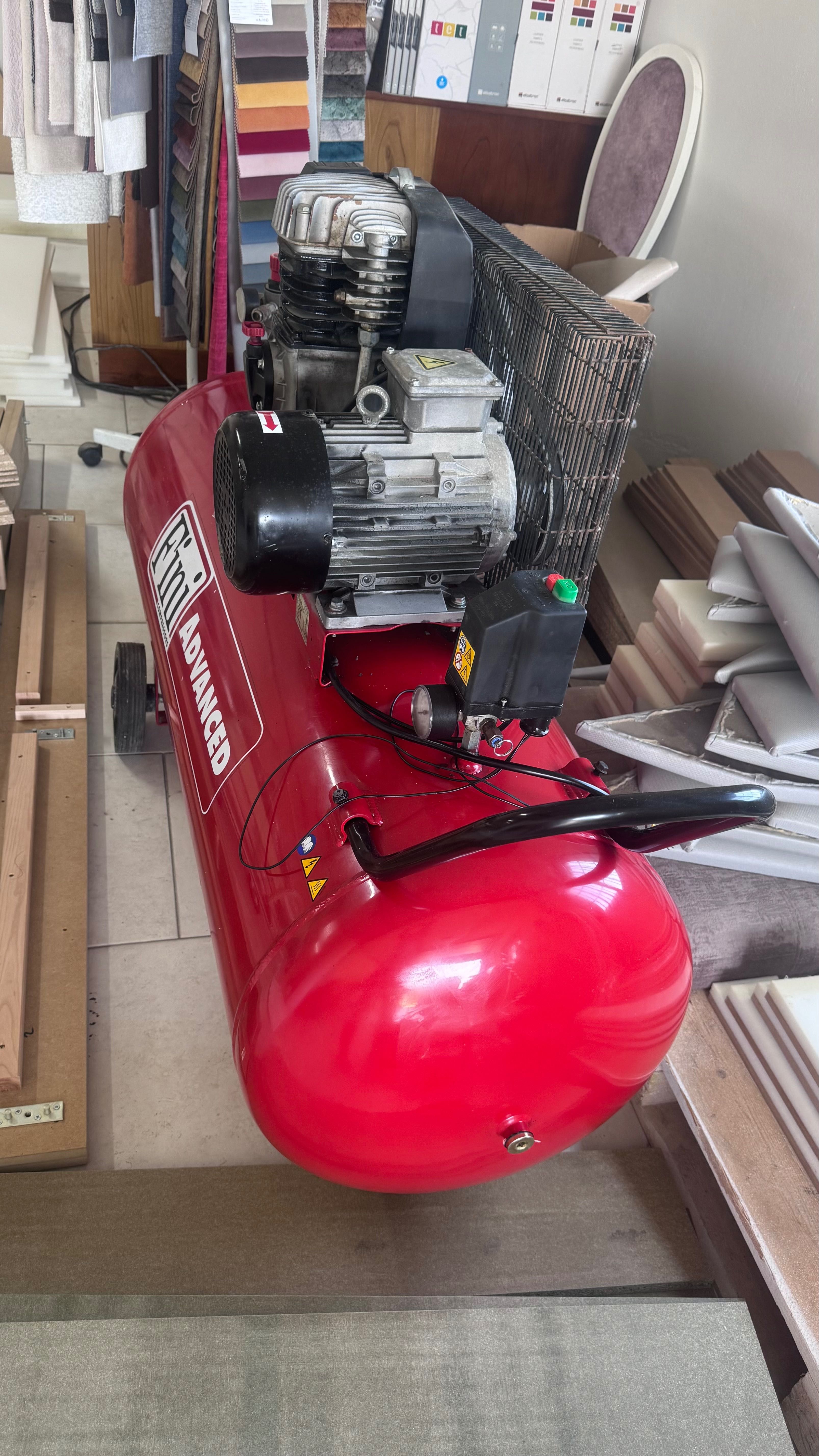 Compressor como novo trifássico de 5.5 cavalos   a um preço incrível