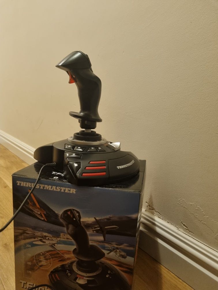 Joystick Thrustmaster T.Flight Stick X na gwarancji