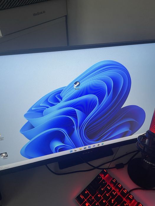 Vendo Pc com 2 monitores, micro e teclado e rato