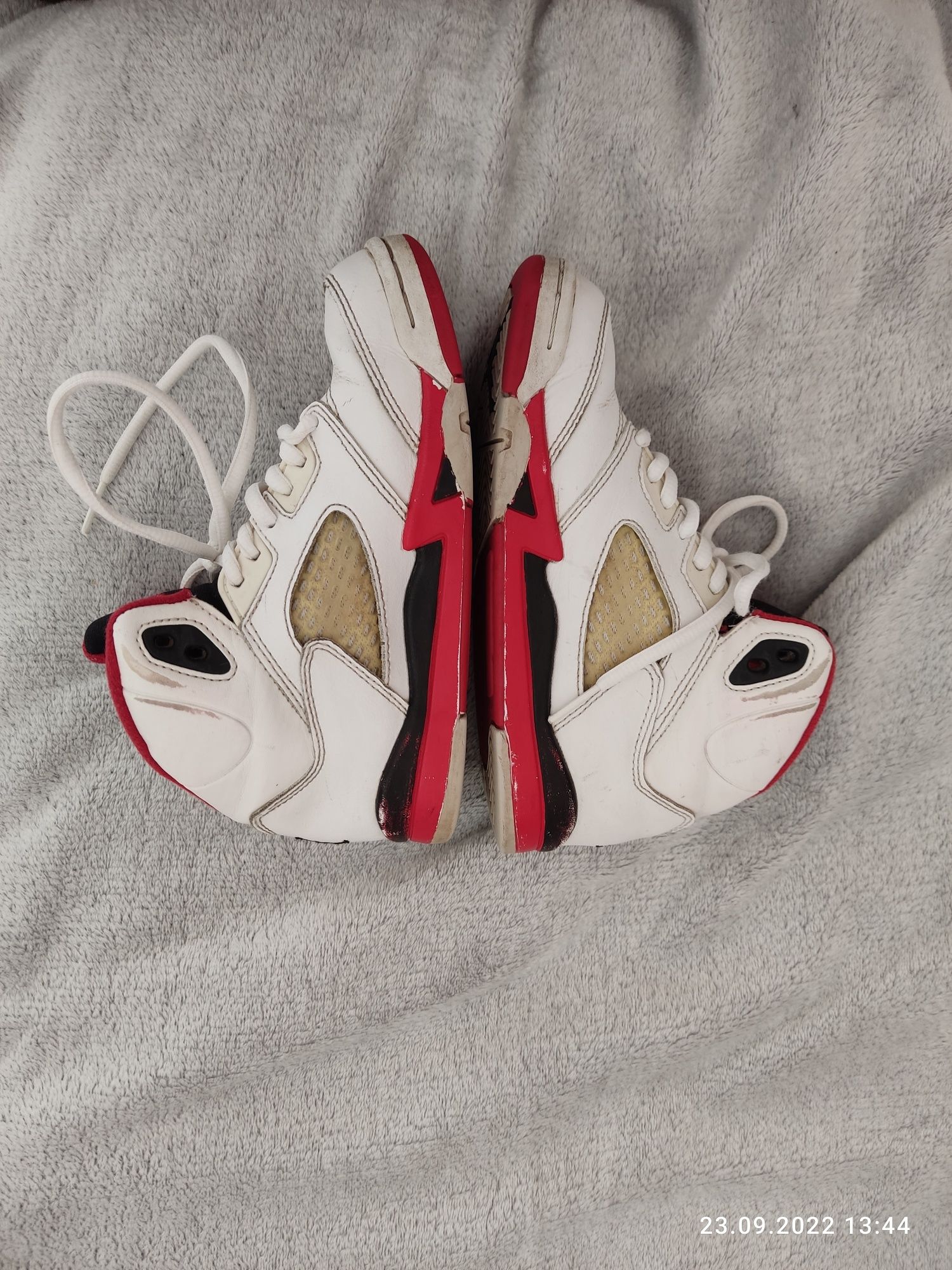 Jordan 5 Retro Fire red