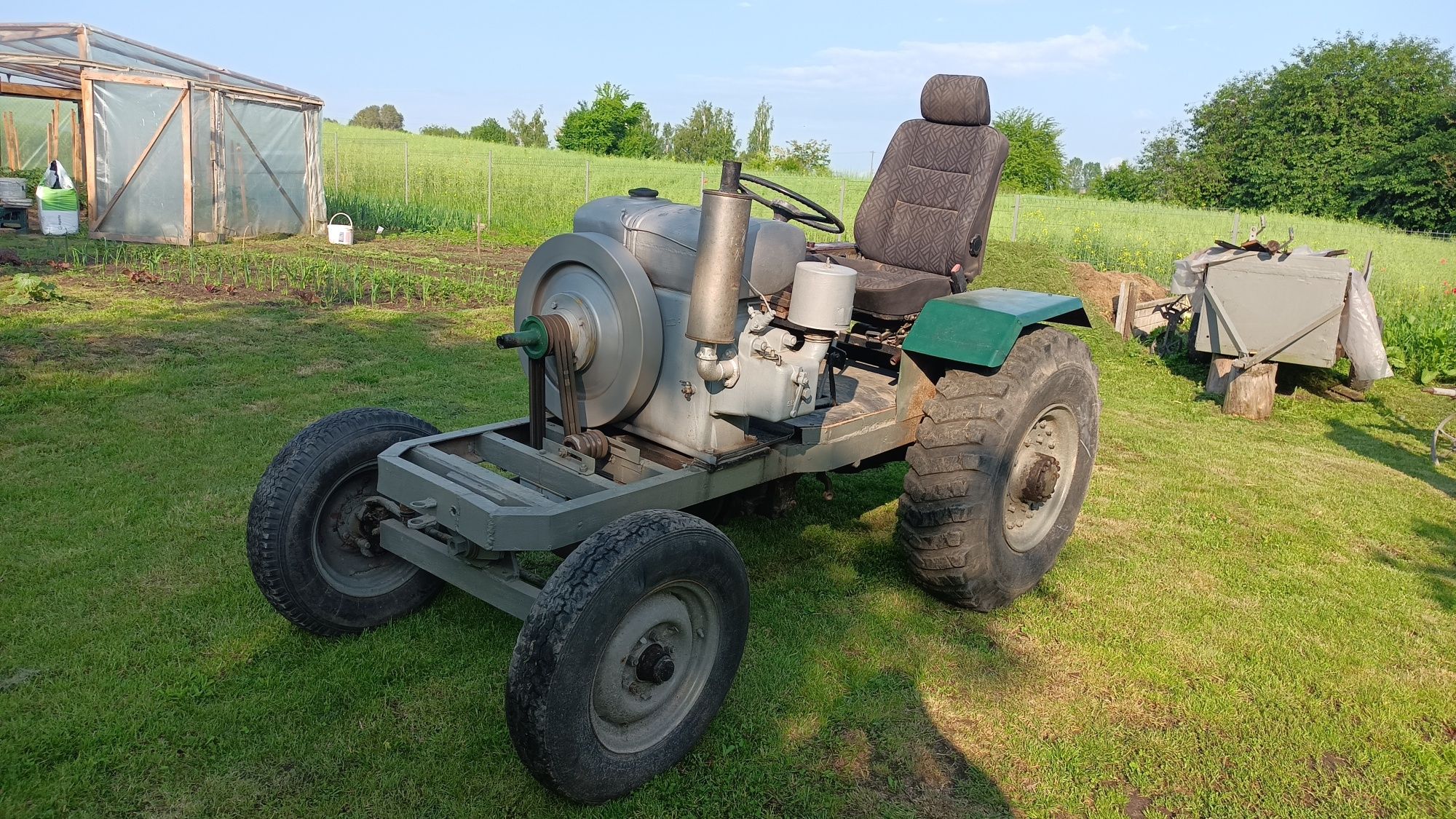 Traktor SAM Andoria S320