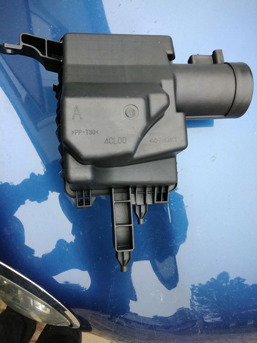 Корпус повітряного фільтра Nissan rogue