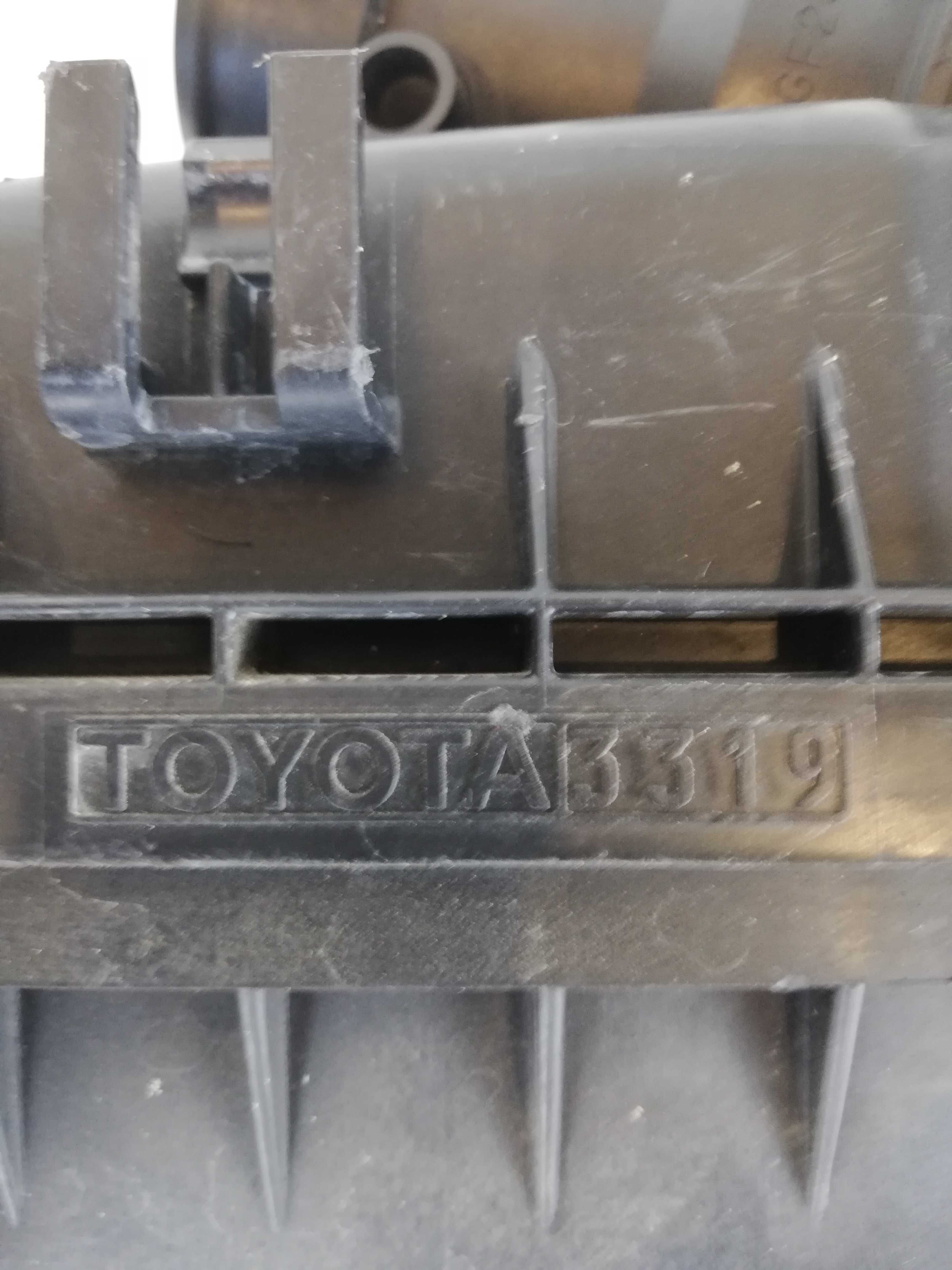 Obudowa Filtra powietrza Toyota Corolla E12 1.4 D4D 90 km 03/07r