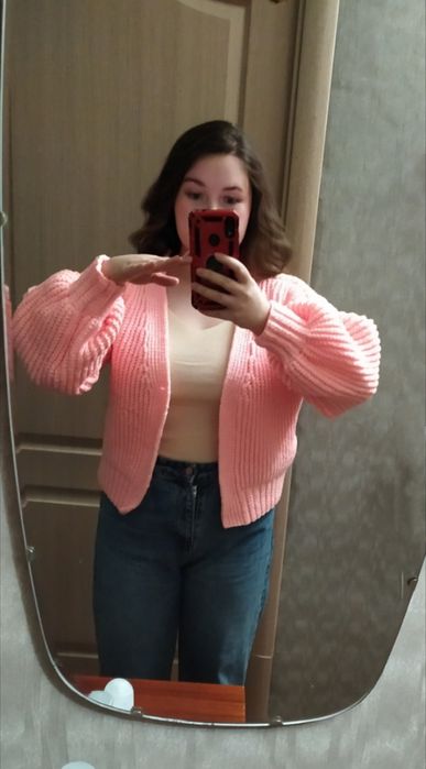 Вязаный кардиган на трёх пуговицах