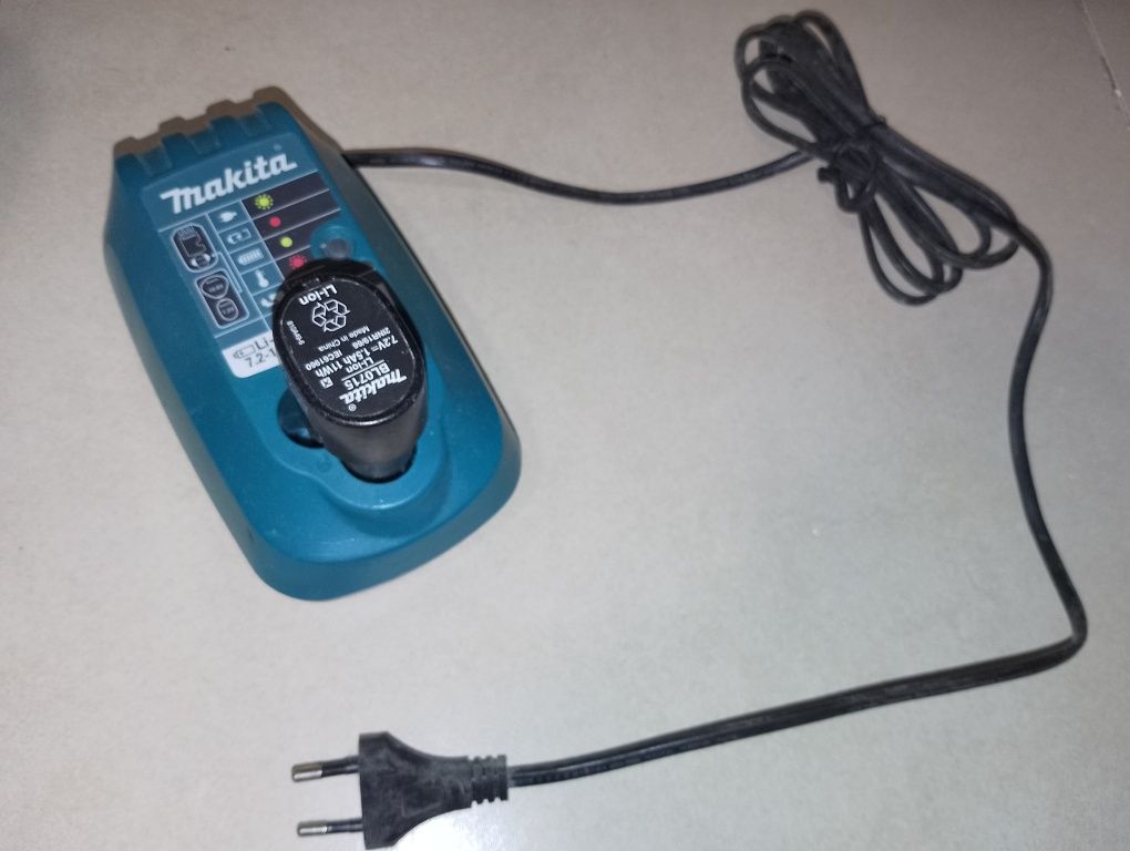 Carregador Makita+ bateria