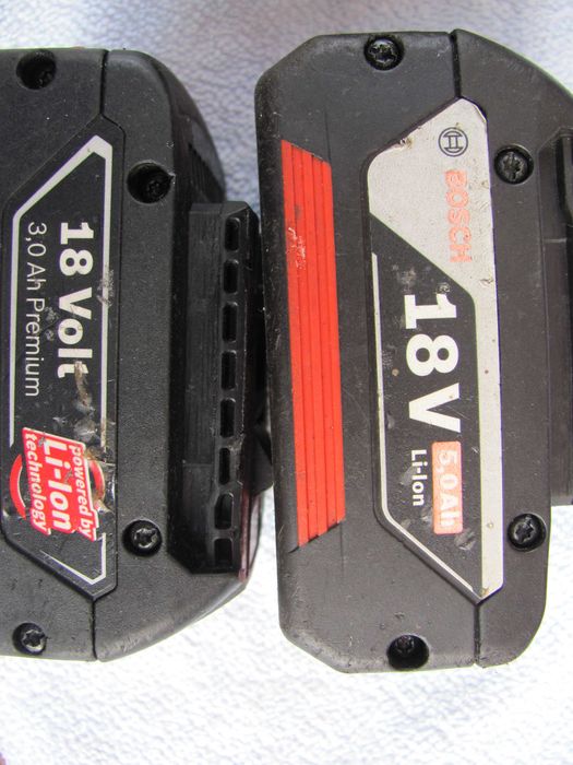 Зарядні з акумуляторами до інструменту