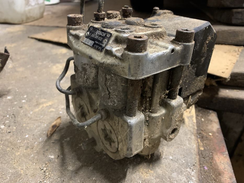 Блок ABS bmw снят с e32/34