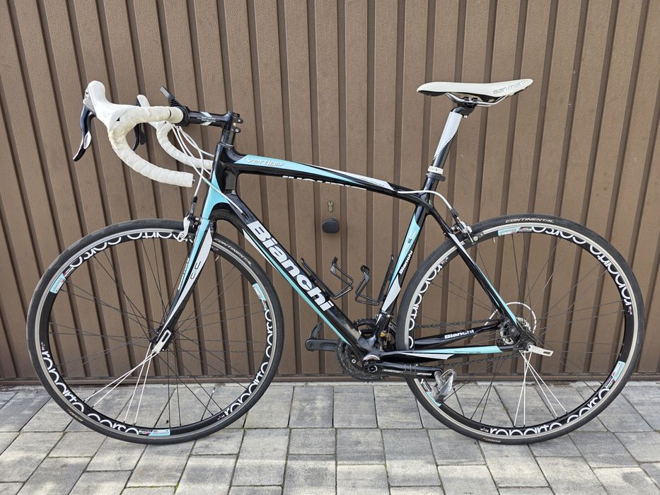 Bianchi Vertigo – szosa klasy endurance / Campagnolo Veloce / FSA Goss