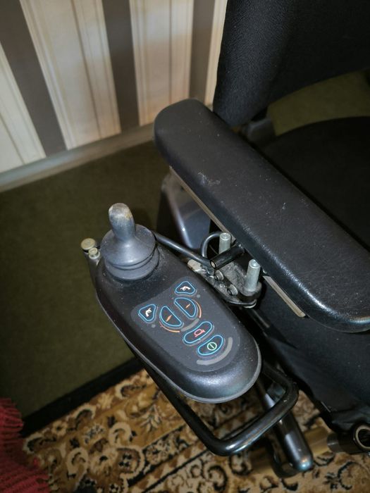 Wózek elektryczny, sterowany Vela Blues 100