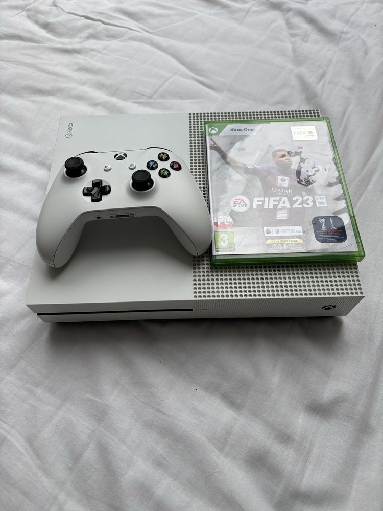 Xbox One S 1tb + pad+gra!