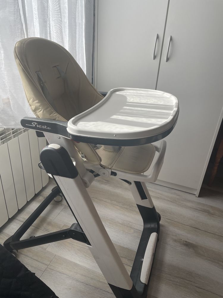 Krzeselko do karmienia Siesta Peg Perego