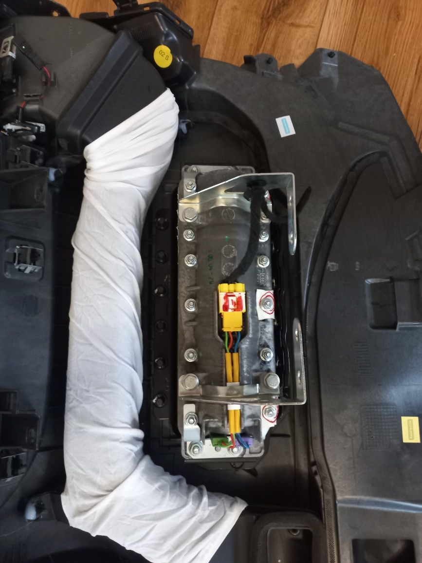 Deska rozdzielcza kokpit pulpit audi a6 c6 czarna airbag