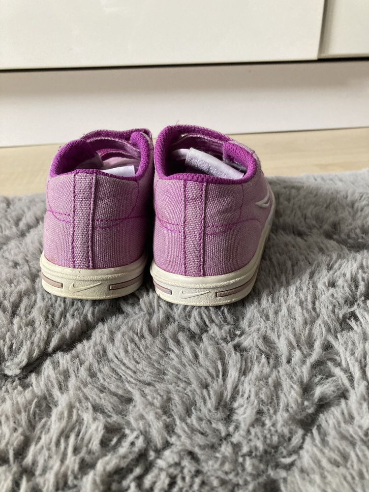 Trampki NIKE roz.26