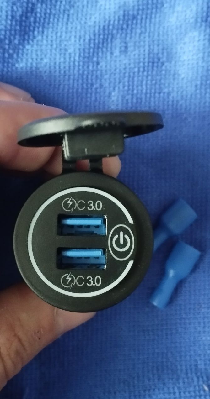 Автомобільна USB зарядка QC 3.0, розетка USB