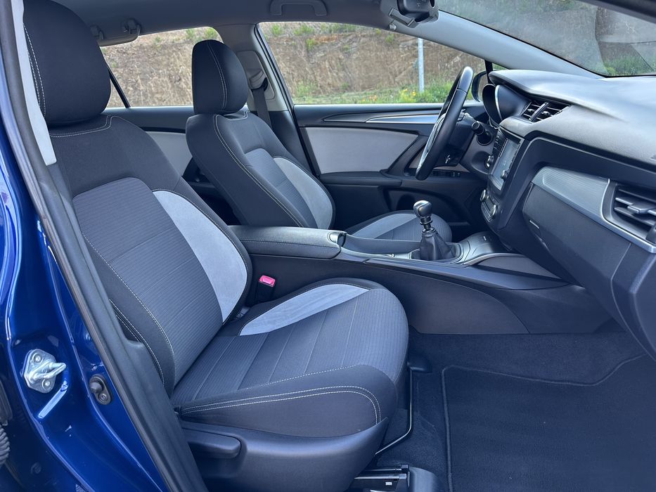 Toyota Avensis 1.6 D4-D Nacional