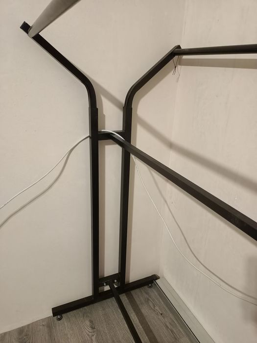 Стійка Вішалка для одягу металева