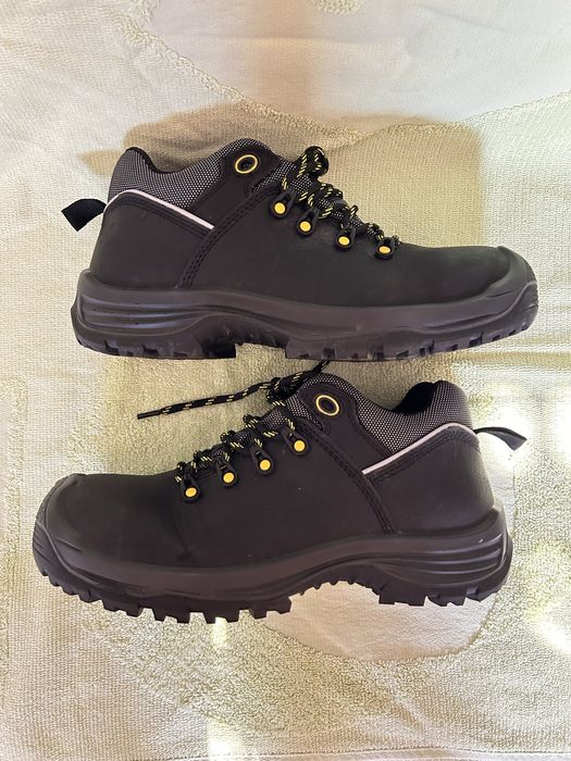 Botas de segurança ToWorkFor, biqueira de carbono. Como novas.