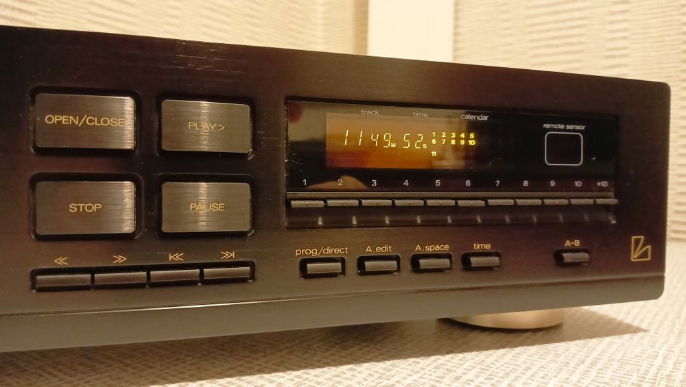 Odtwarzacz CD Luxman D-322