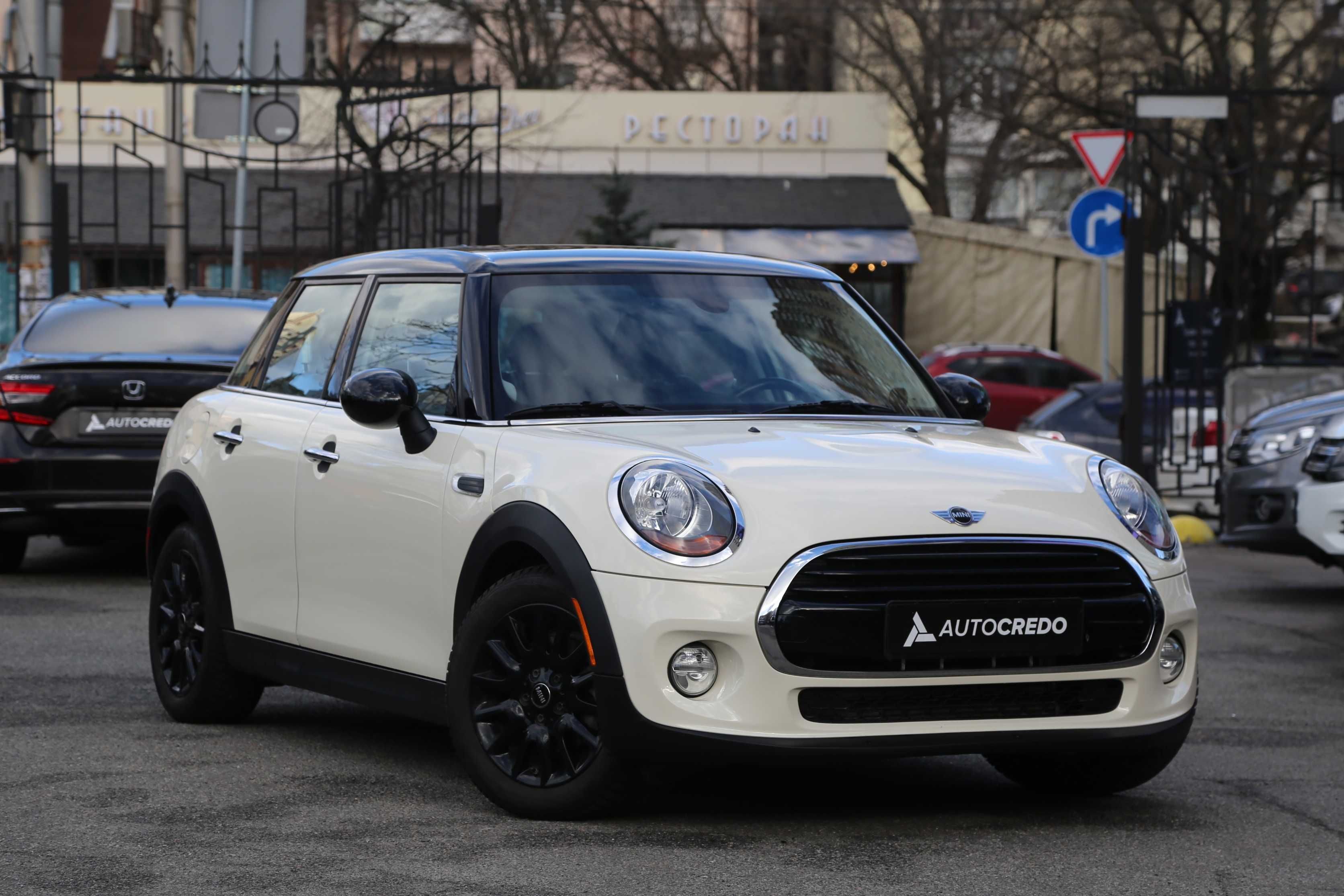 MINI Cooper 2015 року