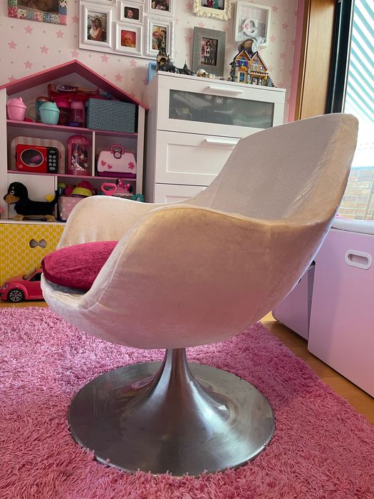 Cadeirão Branco Rosa