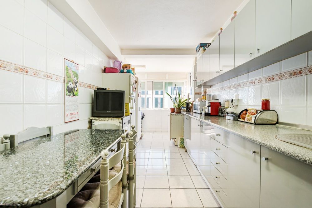 Apartamento T4, Pontinha e Famões, Lisboa