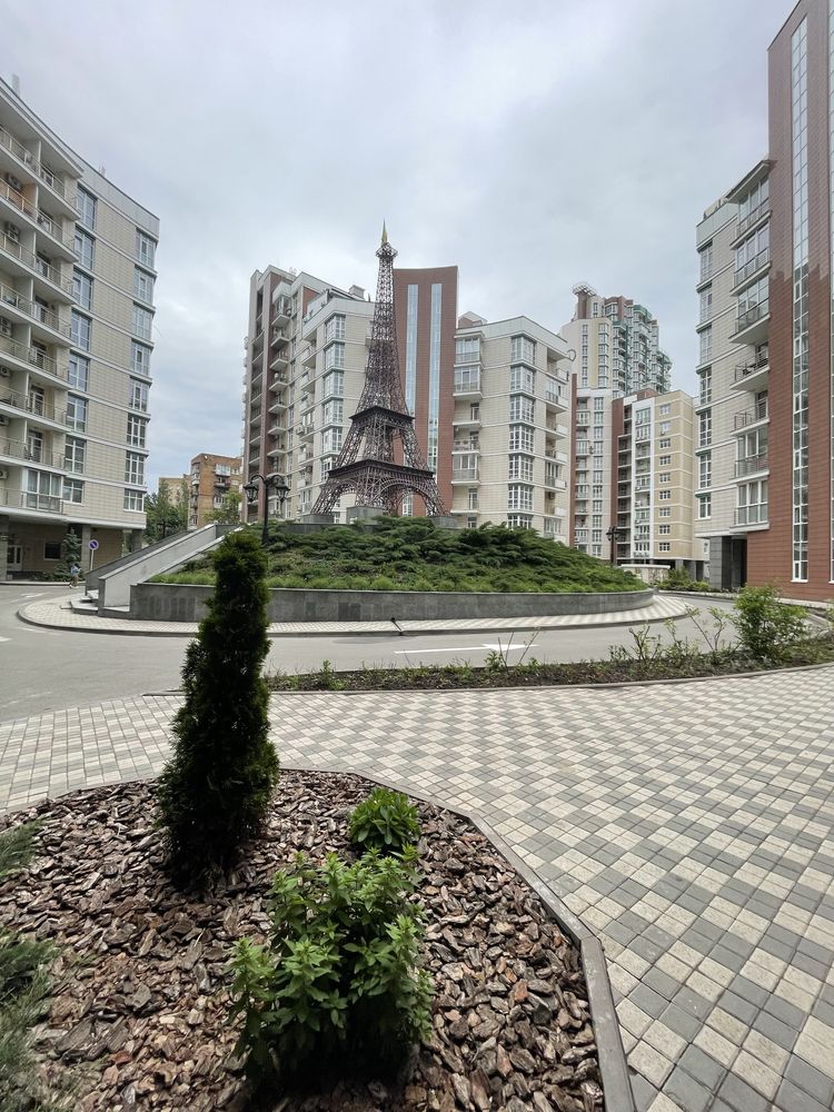 Оренда реклайнера, кушетка, нарощення/ламі вій, бровіста,візажиста