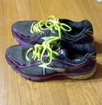 Жіночі кросівки Brooks Womens Ravenna