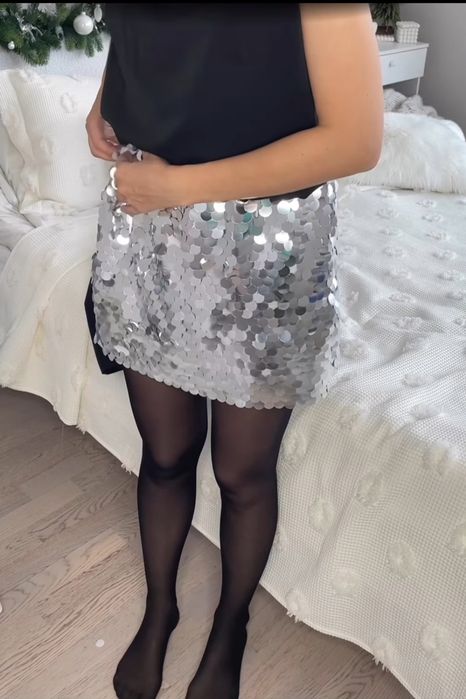 Спідниця з паєтками