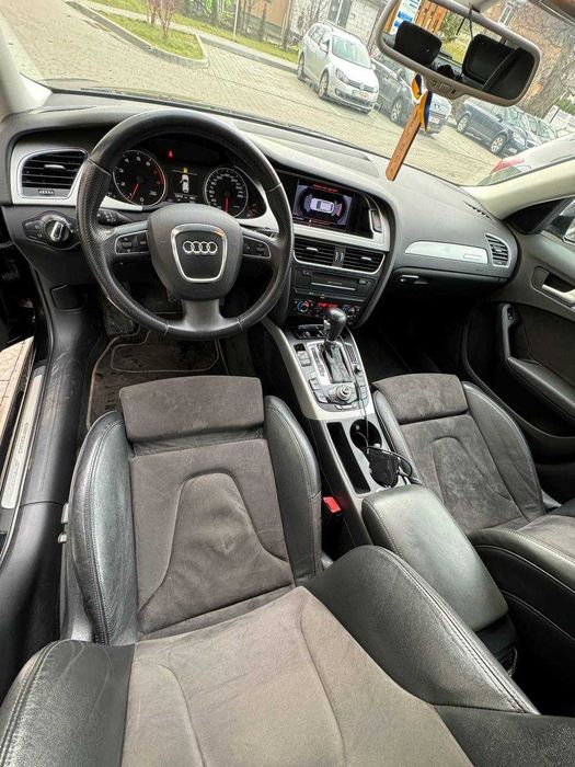 Здається ПОДОБОВО AUDI A4 quattro 2.0 бензин