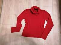 Czerwony sweter z golfem