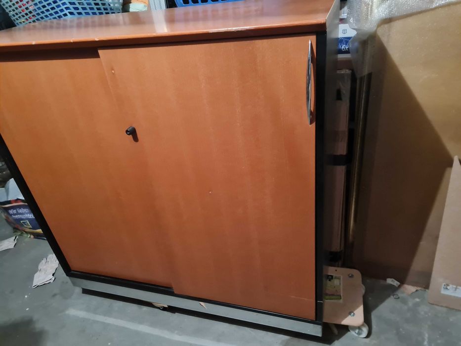 Kompletne, profesjonalne wyposażenia biura, firmy, poczekalni.