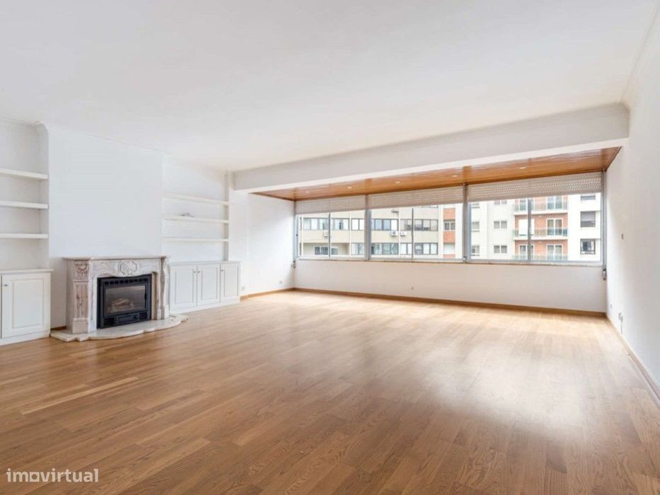 Apartamento T5 para arrendamento sem móveis no Areeiro