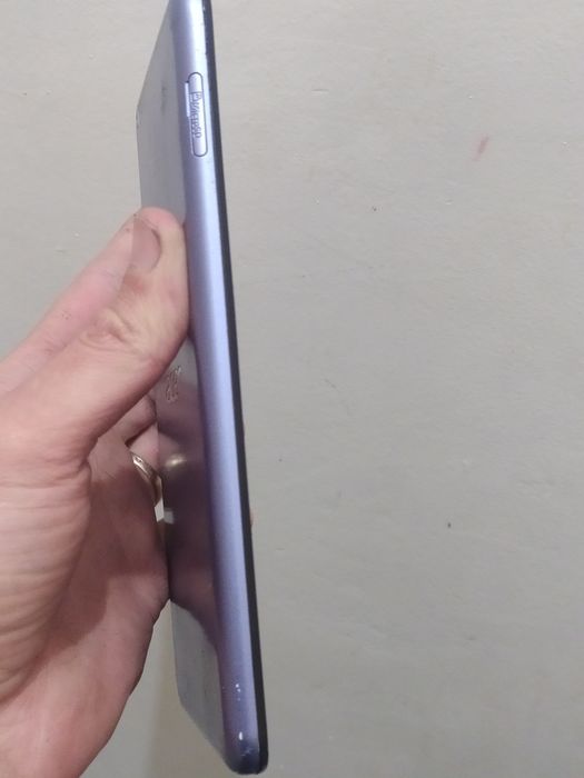 Acer icona talk S a1-724

На запчасти