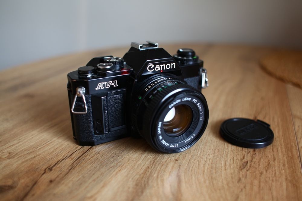 Canon av1 Black + Canon fd 50mm f 1.8 + statyw
